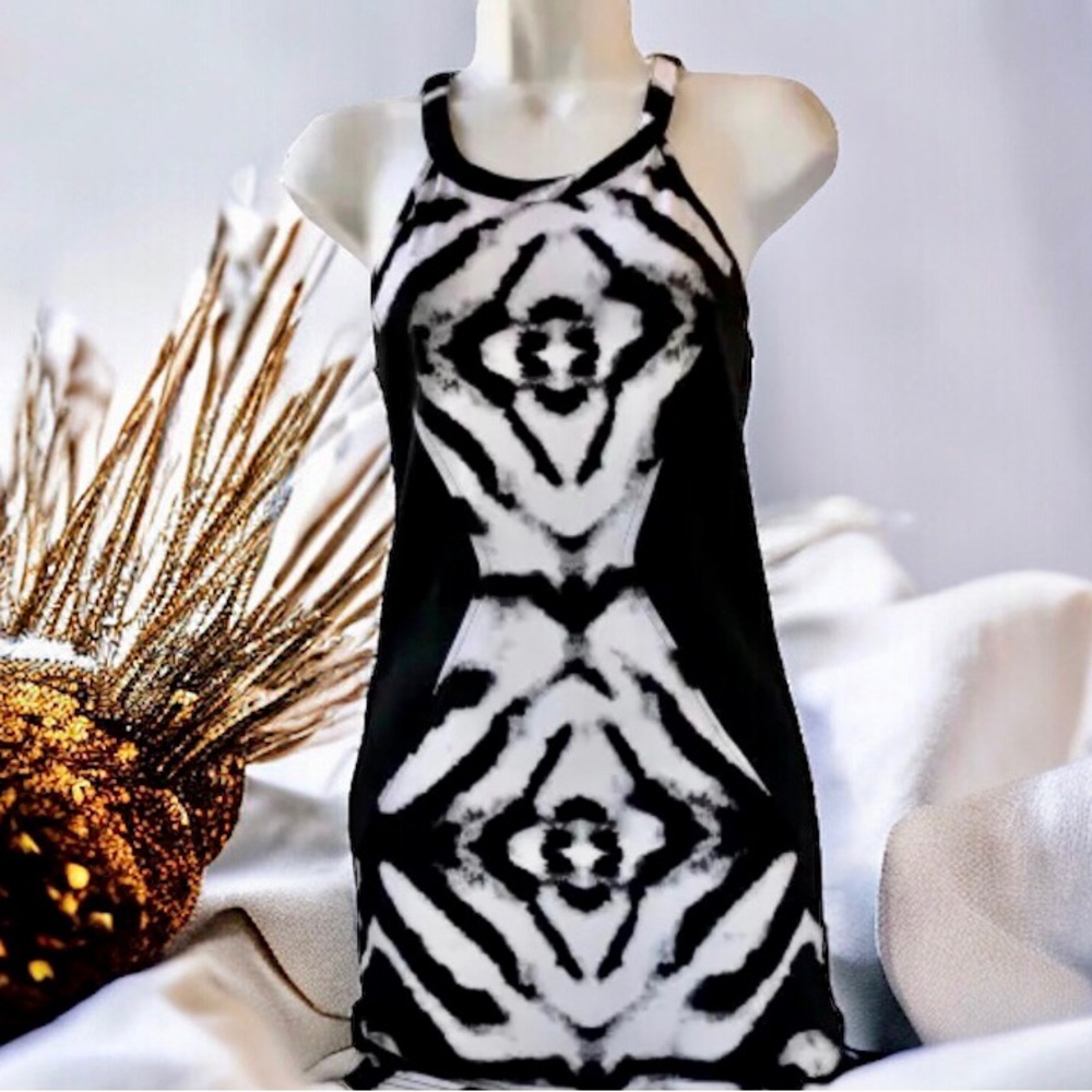 2b Bebe Halter Keyhole Dress Tribal Print Black White Racerback Bodycon S NWT